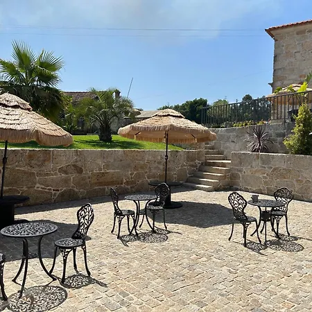Pacos De Douro - 1 Jardin & Lumiere Homestay Romariz